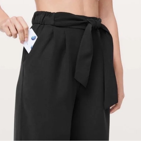 NWOT Lululemon wide leg pants - Picture 4 of 5